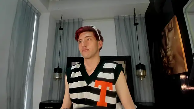 Snapshot of Un_Slutty chatting on February 4, 2025, 7:33 pm Un Slutty online show from February 4, 2025, 7:33 pm