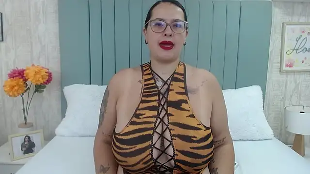 Snapshot of KarllaWalker chatting on March 18, 2025, 12:36 pm KarllaWalker online show from March 18, 2025, 12:36 pm