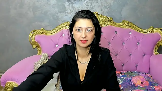 DivinSandra online show from February 28, 2025, 9:25 am
