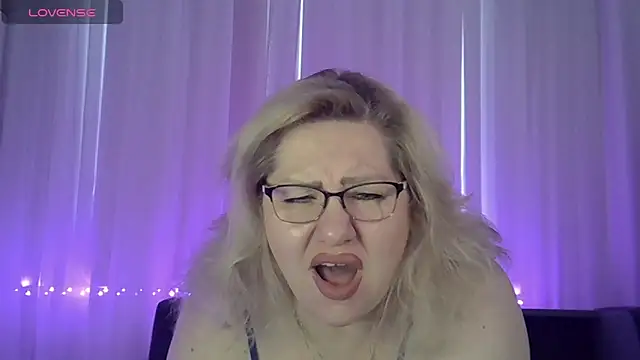 AngelinaGlam online show from March 11, 2026, 12:55 pm