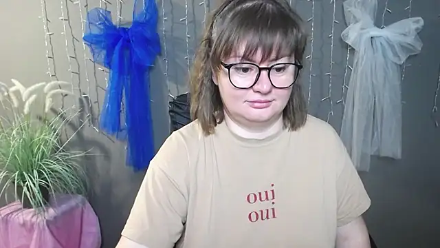 ZannaDreil online show from November 29, 2025, 6:55 pm