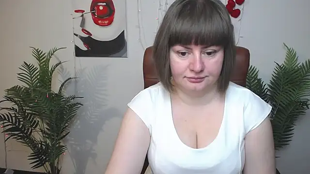ZannaDreil online show from May 8, 2026, 6:02 pm