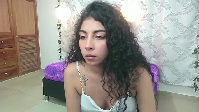 Snapshot of Mya_paris chatting on December 3, 2024, 3:30 am Mya paris online show from December 3, 2024, 3:30 am