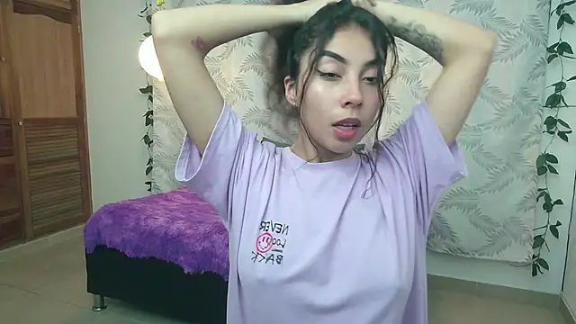 Snapshot of Mya_paris chatting on December 13, 2024, 3:49 am Mya paris online show from December 13, 2024, 3:49 am