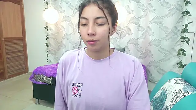 Snapshot of Mya_paris chatting on December 31, 2024, 1:57 am Mya paris online show from December 31, 2024, 1:57 am