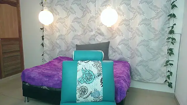 Snapshot of Mya_paris chatting on January 25, 2025, 5:07 am Mya paris online show from January 25, 2025, 5:07 am