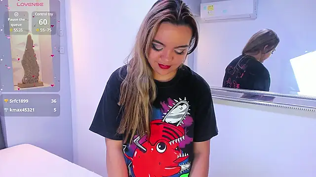 Snapshot of EmilyRouss_ chatting on February 13, 2025, 1:29 am EmilyRouss online show from February 13, 2025, 1:29 am