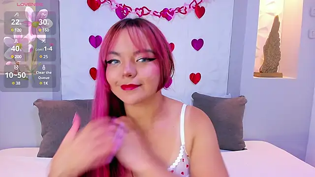 Snapshot of EmilyRouss_ chatting on February 19, 2025, 7:16 pm EmilyRouss online show from February 19, 2025, 7:16 pm