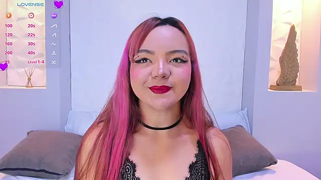 Snapshot of EmilyRouss_ chatting on February 25, 2025, 7:03 pm EmilyRouss online show from February 25, 2025, 7:03 pm