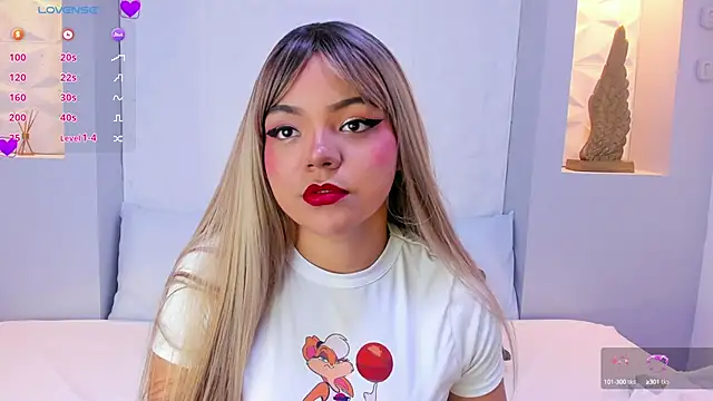 Snapshot of EmilyRouss_ chatting on February 27, 2025, 7:15 pm EmilyRouss online show from February 27, 2025, 7:15 pm