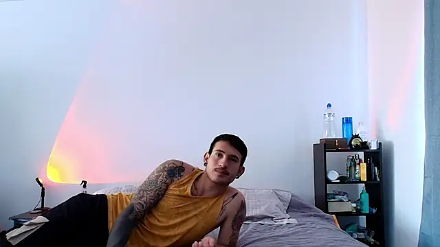 anika lowen02 online show from December 10, 2024, 3:44 pm