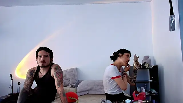 anika lowen02 online show from February 4, 2025, 3:04 pm