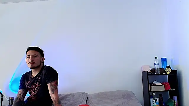 anika lowen02 online show from March 17, 2025, 2:45 pm