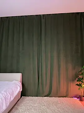 LoveLuna  online show from April 20, 2026, 9:16 pm