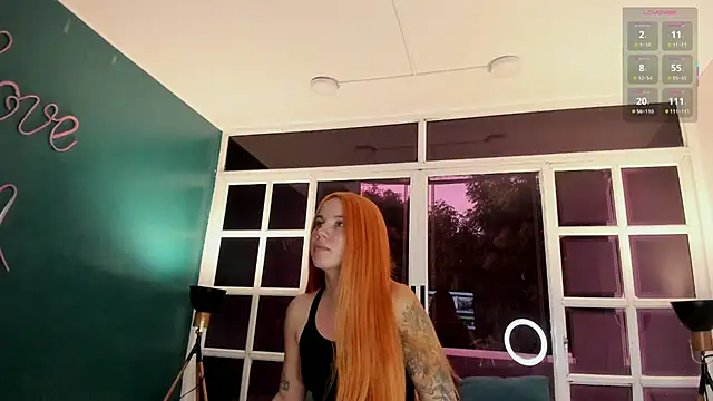 Snapshot of MelaniieRoux chatting on November 6, 2025, 11:44 am MelaniieRoux online show from November 6, 2025, 11:44 am