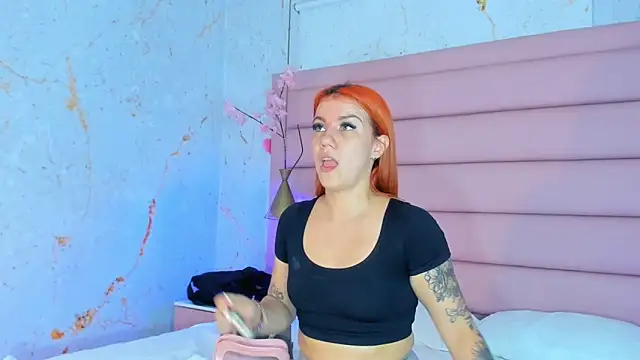 MelaniieRoux online show from May 17, 2026, 3:04 am