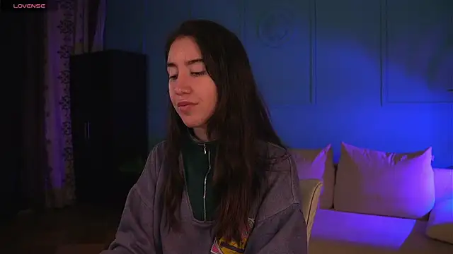 Belle Via online show from April 15, 2026, 7:21 pm