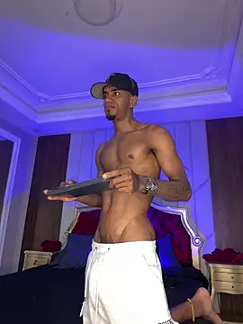 AaronCruz  online show from December 18, 2025, 1:33 am