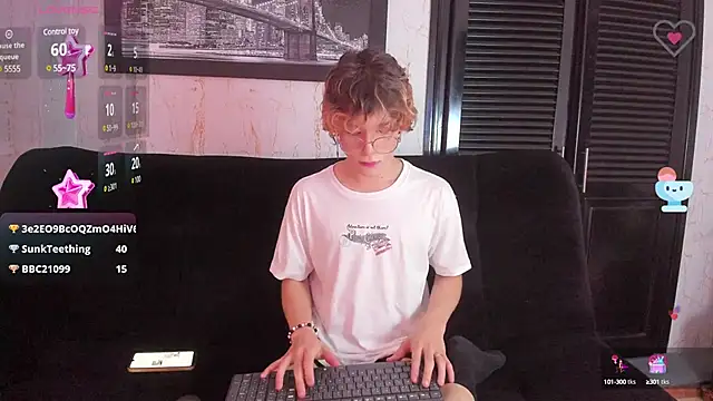 Snapshot of Max_lover1 chatting on February 3, 2025, 5:03 pm Max lover1 online show from February 3, 2025, 5:03 pm