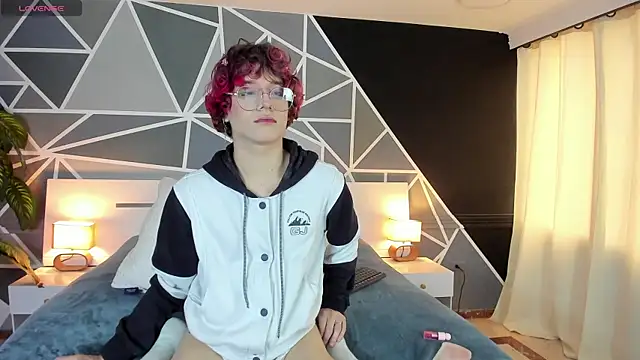 Snapshot of Max_lover1 chatting on March 15, 2025, 8:21 pm Max lover1 online show from March 15, 2025, 8:21 pm