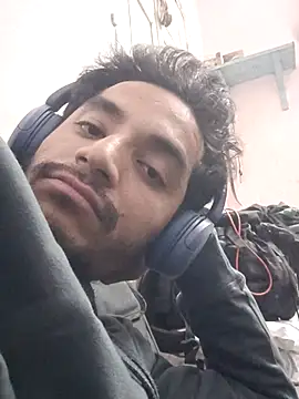 Snapshot of nskgenz chatting on November 17, 2025, 8:25 pm nskgenz online show from November 17, 2025, 8:25 pm