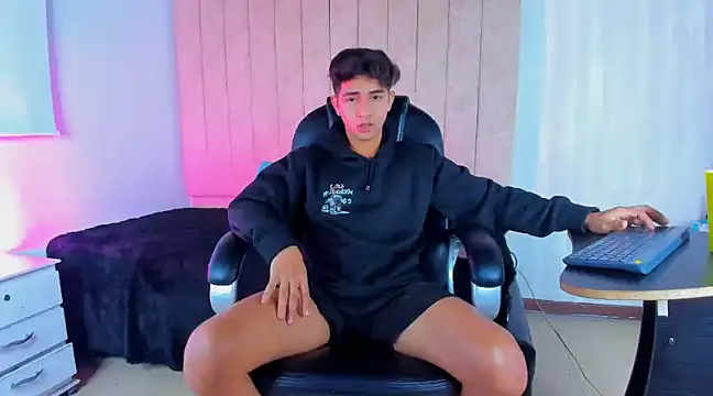 Muichiro tokito1 online show from March 14, 2025, 3:15 am