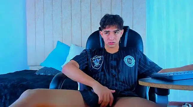 Muichiro tokito1 online show from March 17, 2025, 4:29 am