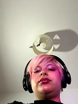 sammymoon online show from December 3, 2025, 7:05 am