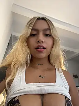 Snapshot of amanda-medrano1 chatting on July 18, 2026, 4:11 pm amanda-medrano1 online show from July 18, 2026, 4:11 pm