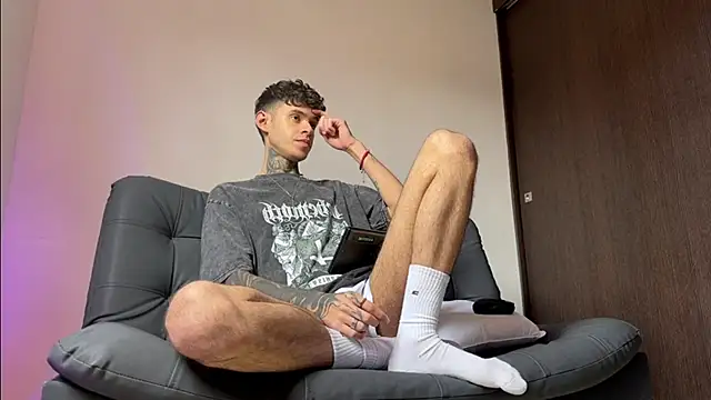 Saturno v online show from March 17, 2025, 10:49 am