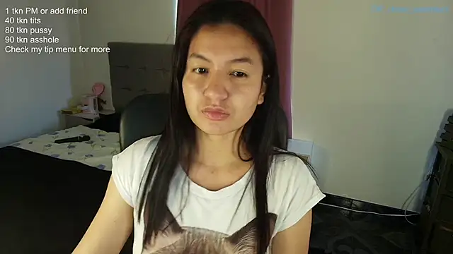 ChloeSanchezx online show from June 16, 2026, 8:33 pm