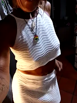 Snapshot of sabinytahot chatting on January 16, 2025, 3:23 am sabinytahot online show from January 16, 2025, 3:23 am