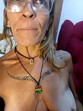 Snapshot of sabinytahot chatting on February 25, 2025, 11:00 pm sabinytahot online show from February 25, 2025, 11:00 pm