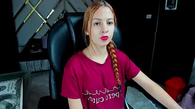 Paris Petit online show from April 14, 2026, 8:04 pm