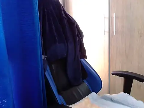 Snapshot of Erotic_latina chatting on October 5, 2025, 12:25 pm Erotic latina online show from October 5, 2025, 12:25 pm