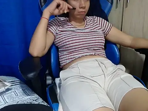 Snapshot of Erotic_latina chatting on November 24, 2025, 12:32 am Erotic latina online show from November 24, 2025, 12:32 am