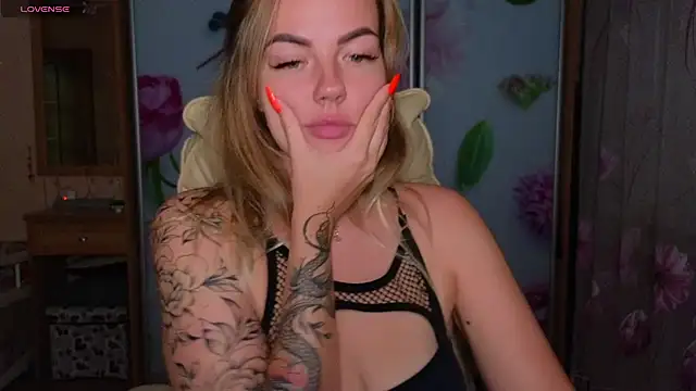 Snapshot of EmilyRobbie chatting on September 30, 2025, 3:50 pm EmilyRobbie online show from September 30, 2025, 3:50 pm