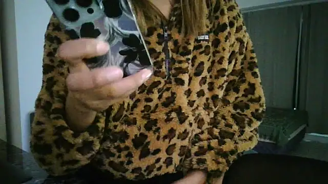 Snapshot of Yerucita chatting on June 16, 2026, 3:53 am Yerucita online show from June 16, 2026, 3:53 am
