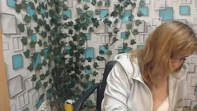 DaniellaKiss online show from March 8, 2025, 3:56 pm