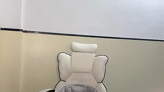 Honey-cici online show from February 19, 2025, 7:28 am