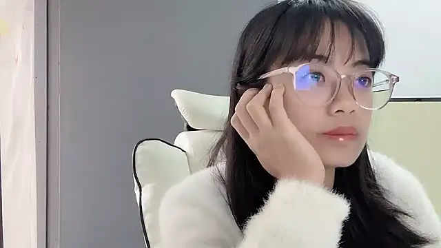 Honey-cici online show from February 21, 2025, 3:56 am