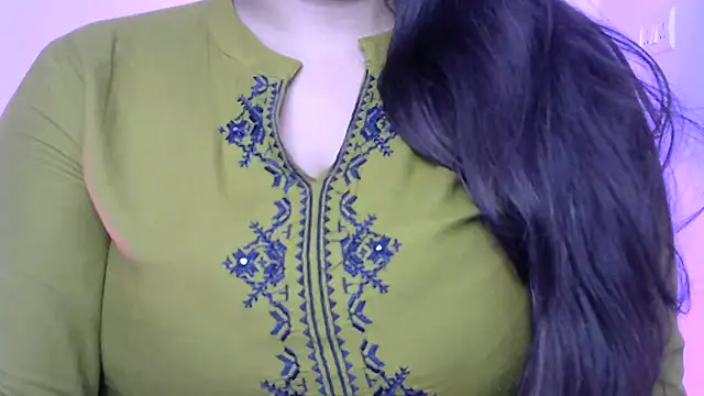 Cute-Ayesha online show from October 14, 2025, 9:04 pm