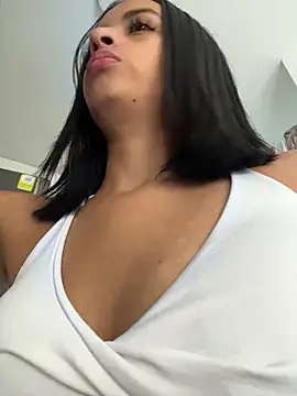 Laura fernandezII online show from February 22, 2026, 1:31 pm