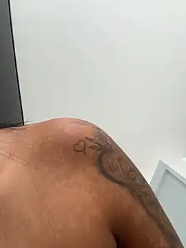 Laura fernandezII online show from March 6, 2026, 2:35 pm