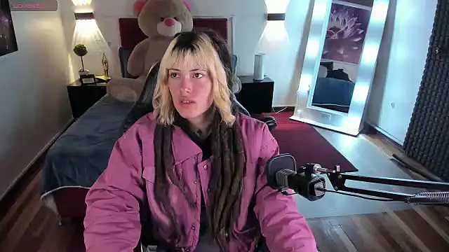  sharlotte777 online show from February 3, 2025, 3:17 pm