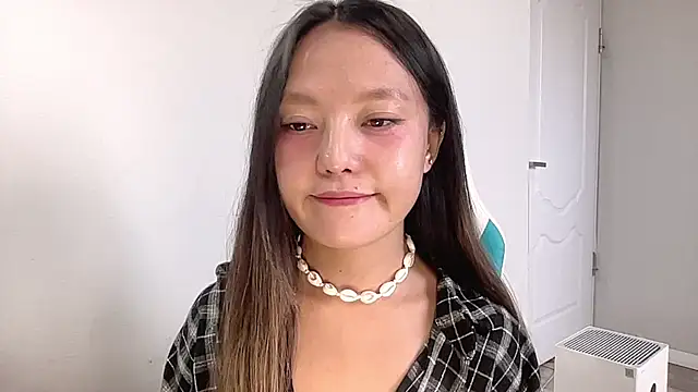 Risalynn online show from December 18, 2024, 6:43 am