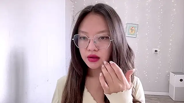 Risalynn online show from March 15, 2025, 3:07 am