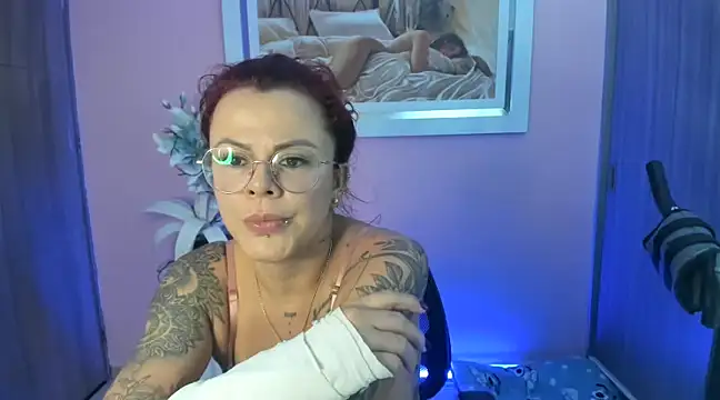 Snapshot of KAROL_MILF chatting on January 25, 2025, 6:35 pm KAROL MILF online show from January 25, 2025, 6:35 pm