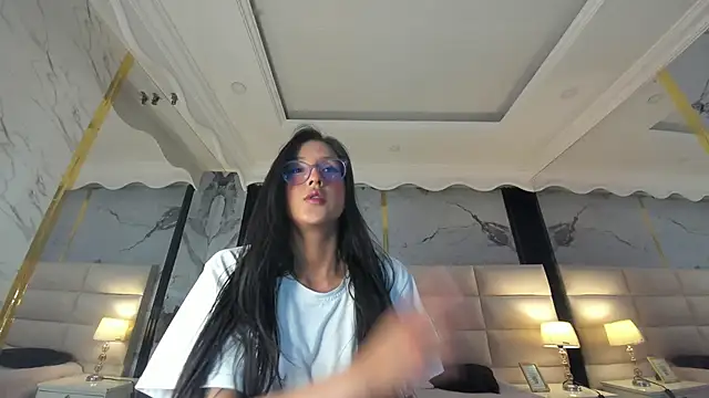 Princess Violett online show from September 11, 2025, 2:39 pm