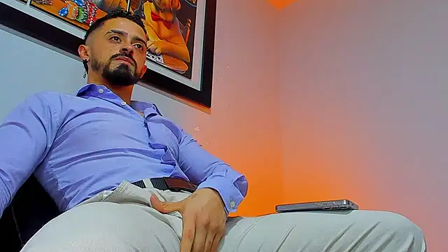 Snapshot of MAXIMUS_MASTE3 chatting on October 23, 2025, 8:29 pm MAXIMUS MASTE3 online show from October 23, 2025, 8:29 pm